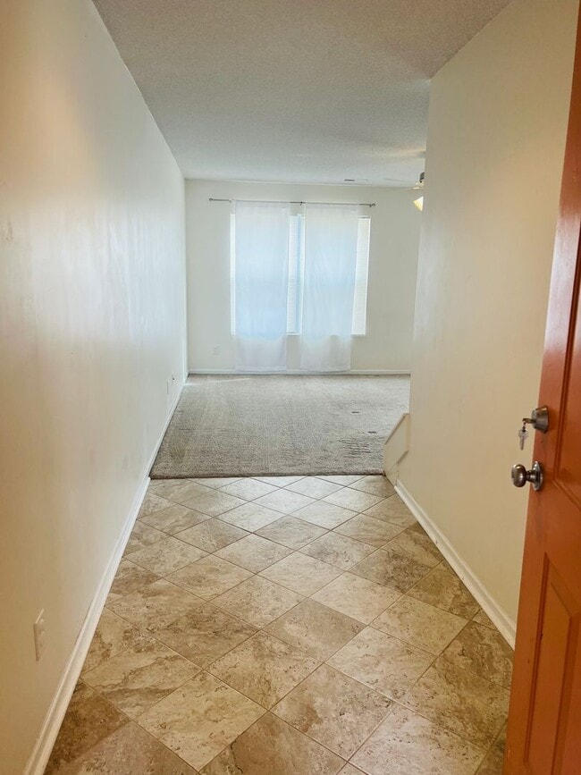 827 Whitetail Ct in Junction City, KS - Foto de edificio - Building Photo