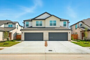 1860 Dry Cherry Ln in Dayton, TX - Building Photo