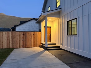 118 Cowcatcher Loop in Bellevue, ID - Building Photo - Building Photo