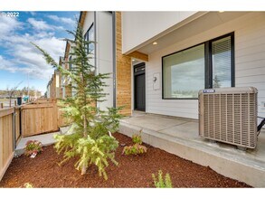 12041 SE 5th St in Vancouver, WA - Building Photo - Building Photo