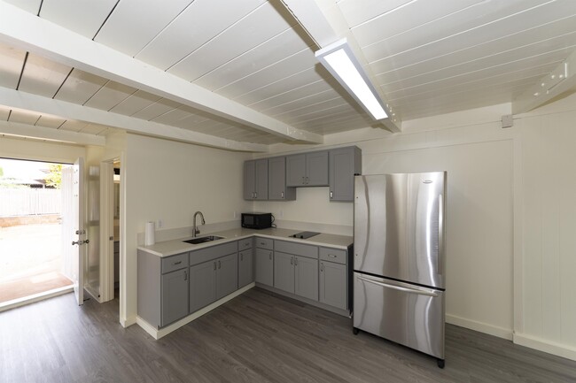 723 Hoomalimali St in Pearl City, HI - Building Photo - Building Photo