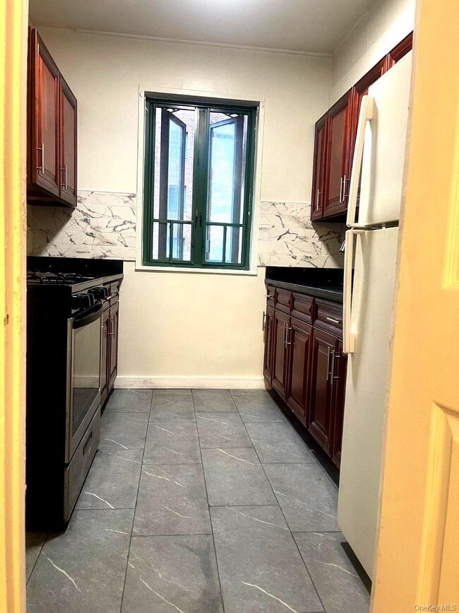 property at 89 Metropolitan Oval