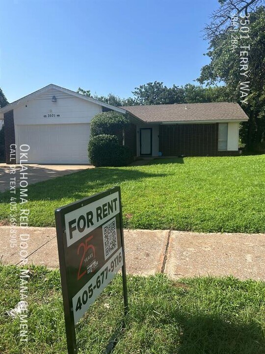 3501 Terry Way in Del City, OK - Foto de edificio
