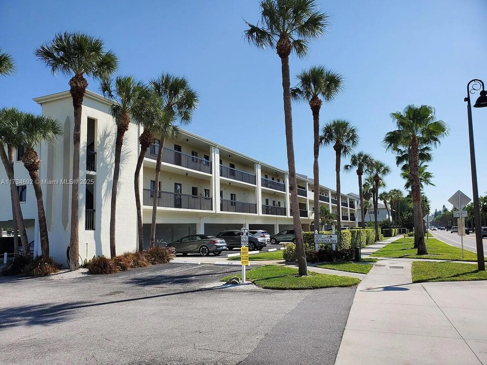 3111 Pass a Grille Way in St Pete Beach, FL - Building Photo