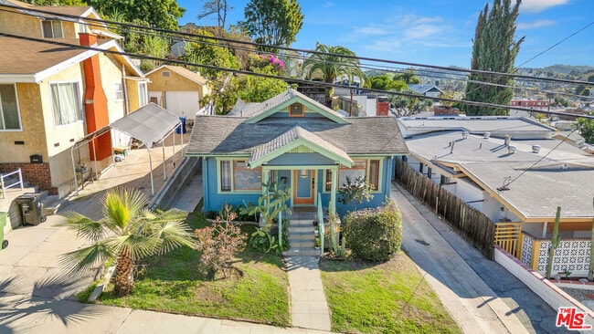 6180 Oak Crest Way in Los Angeles, CA - Building Photo - Building Photo