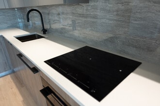 755 Harbourside Dr in North Vancouver, BC - Building Photo - Building Photo