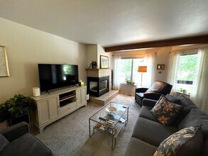213 Kestrel Ln in Silverthorne, CO - Building Photo - Building Photo
