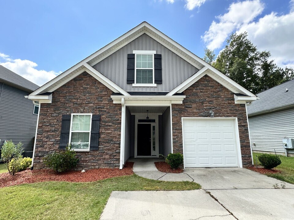 1932 Kenlock Dr in Grovetown, GA - Building Photo