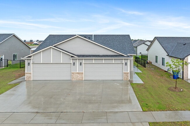property at 5122 N Cypress St