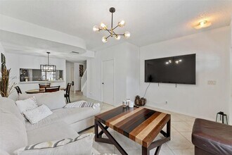 11040 Light House Ct in Tamarac, FL - Building Photo - Building Photo