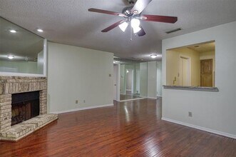5840 Spring Valley Rd in Dallas, TX - Building Photo - Building Photo
