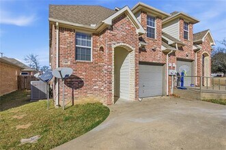 609 E McGee St in Sherman, TX - Building Photo - Building Photo