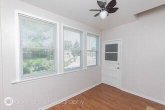 4906 N Marmora Ave, Unit 2 in Chicago, IL - Building Photo - Building Photo