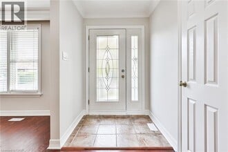2063 Hixon St in Oakville, ON - Building Photo - Building Photo