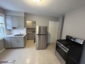 27 Hammond St-Unit -D in Waltham, MA - Building Photo - Building Photo