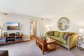 Foxborough Estates in Savage, MD - Foto de edificio - Building Photo