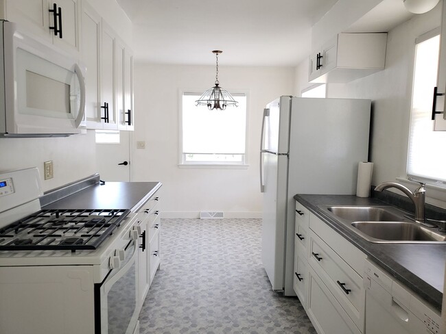 property at 214 N 10th Ave