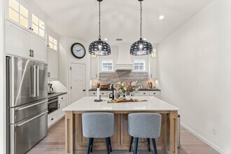 1901 Plaza District Dr in Edmond, OK - Building Photo - Building Photo