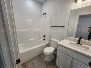8729 E Summerside Pl-Unit -8731 E Summerside Pl in Bel Aire, KS - Building Photo - Building Photo