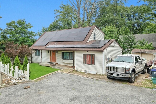 9 Teramar Way in White Plains, NY - Building Photo - Building Photo