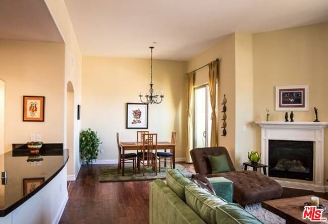 5037 Rosewood Ave in Los Angeles, CA - Building Photo - Building Photo