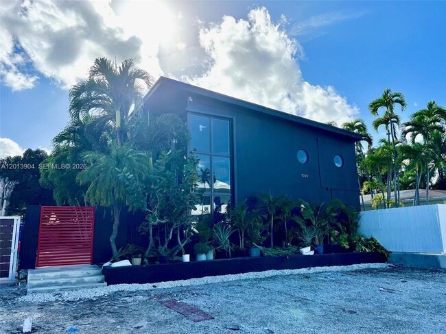 1040 NE 78th St in Miami, FL - Building Photo - Building Photo