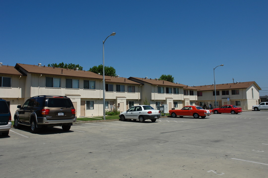 11213-11403 Seymour St in Castroville, CA - Building Photo