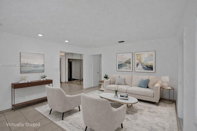 877 W 33rd St in Hialeah, FL - Building Photo - Building Photo