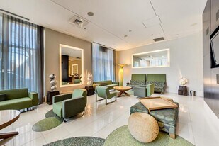 123 S Green St in Chicago, IL - Building Photo