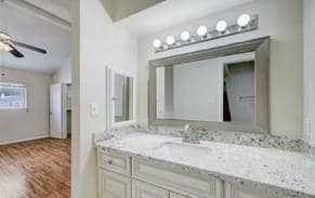 1035 Fountain View Dr in Houston, TX - Building Photo - Building Photo