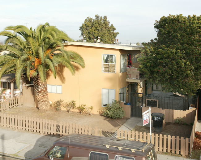 4035-4039 Chamoune Ave in San Diego, CA - Foto de edificio - Building Photo