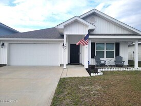 3931 Silver Spur Rd in Callaway, FL - Building Photo