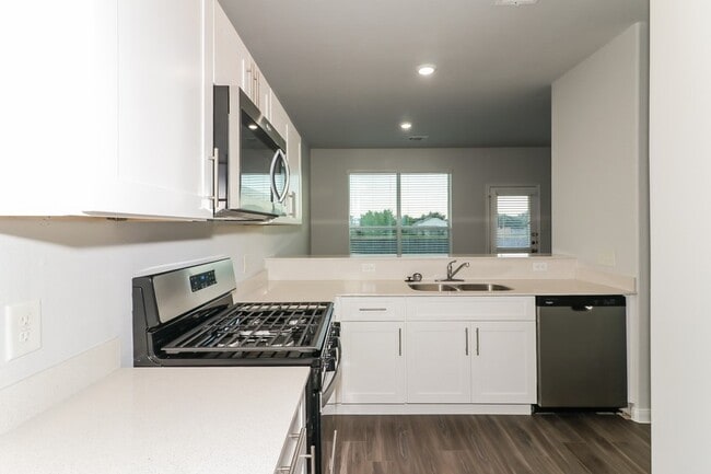 19423 Plantation Maple Dr