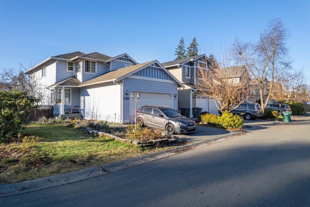 12402 30th Ave W in Everett, WA - Building Photo