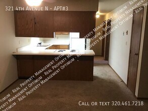 321 4th Ave N in Wahpeton, ND - Building Photo - Building Photo