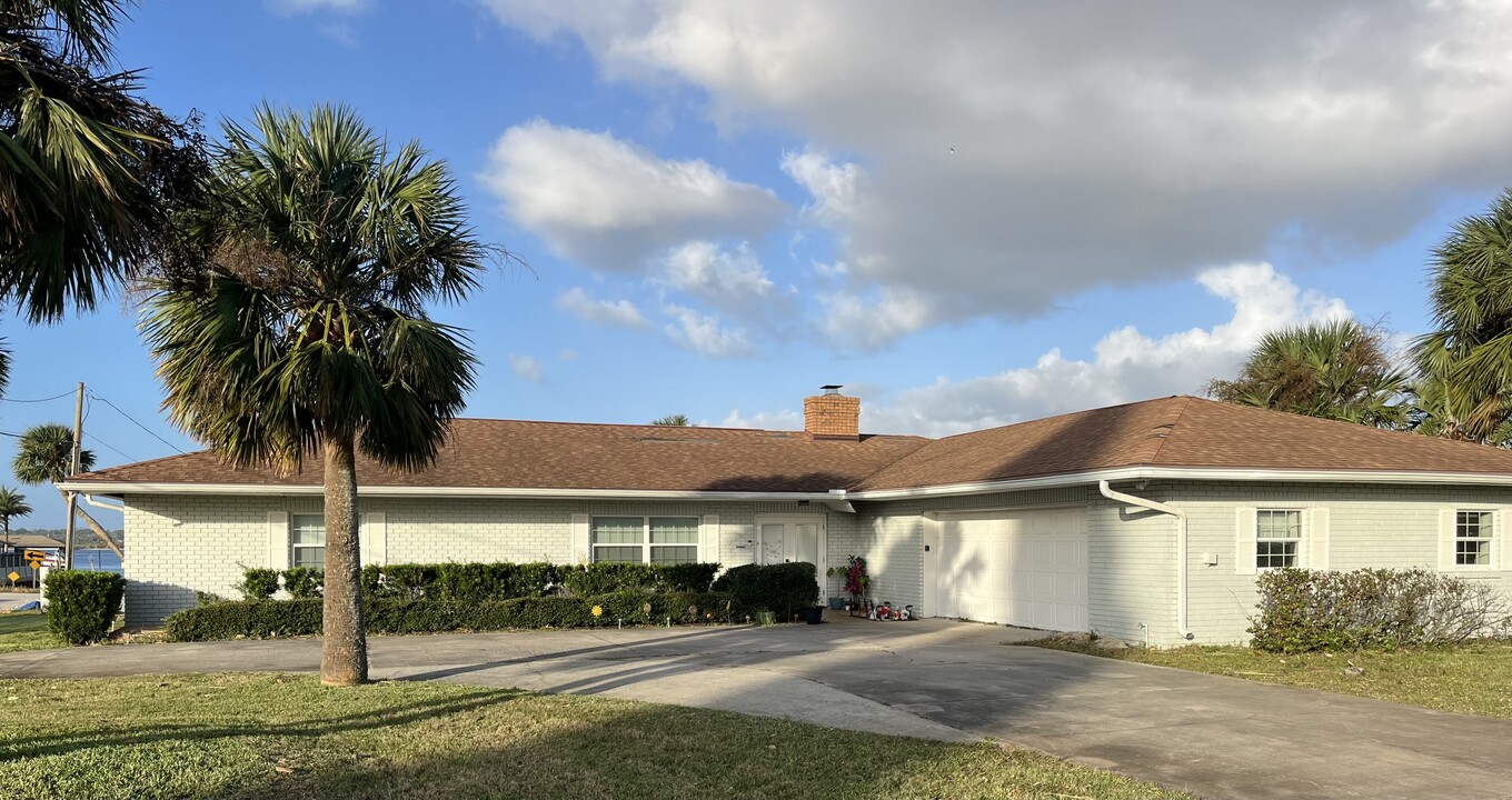 3216 S Peninsula Dr in Daytona Beach, FL - Building Photo