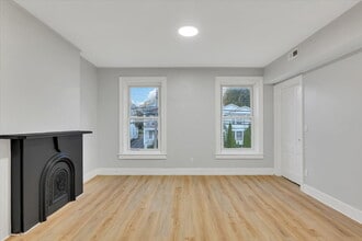 57 1/2 Saratoga Ave in Waterford, NY - Building Photo - Building Photo