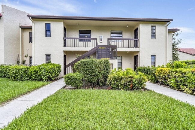 8535 Casa Del Lago