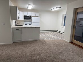 706 Ouida Way in North Pole, AK - Building Photo - Building Photo