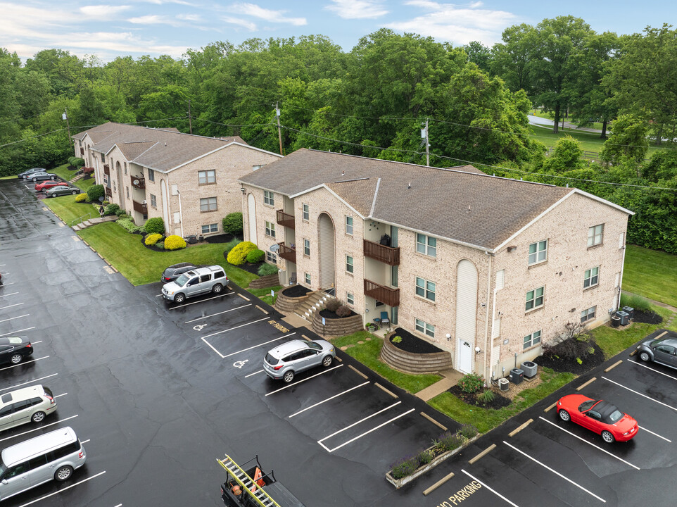 Sycamore Meadows Condominiums in Blue Ash, OH - Foto de edificio