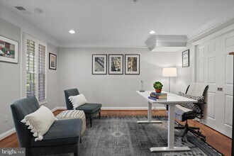 1223 Roundhouse Ln in Alexandria, VA - Building Photo - Building Photo