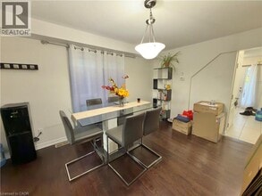 386 Grovehill Cres in Kitchener, ON - Building Photo - Building Photo