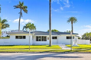 750 Harrison St in Hollywood, FL - Building Photo