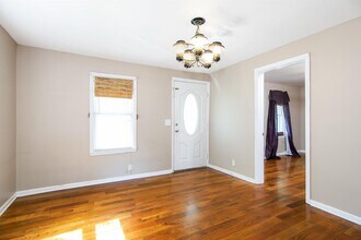 518 E Maple St in Nashville, TN - Building Photo - Building Photo