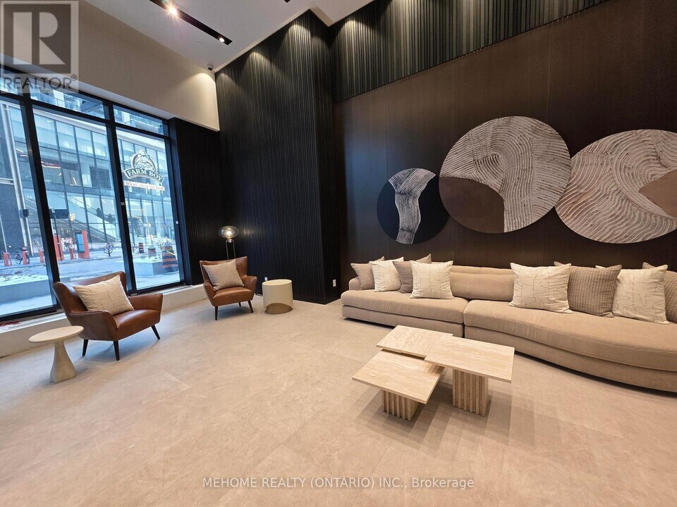 20 Soudan Ave in Toronto, ON - Building Photo