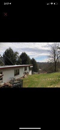 330 Barnard Ave, Unit C - Upstairs 2 x 1