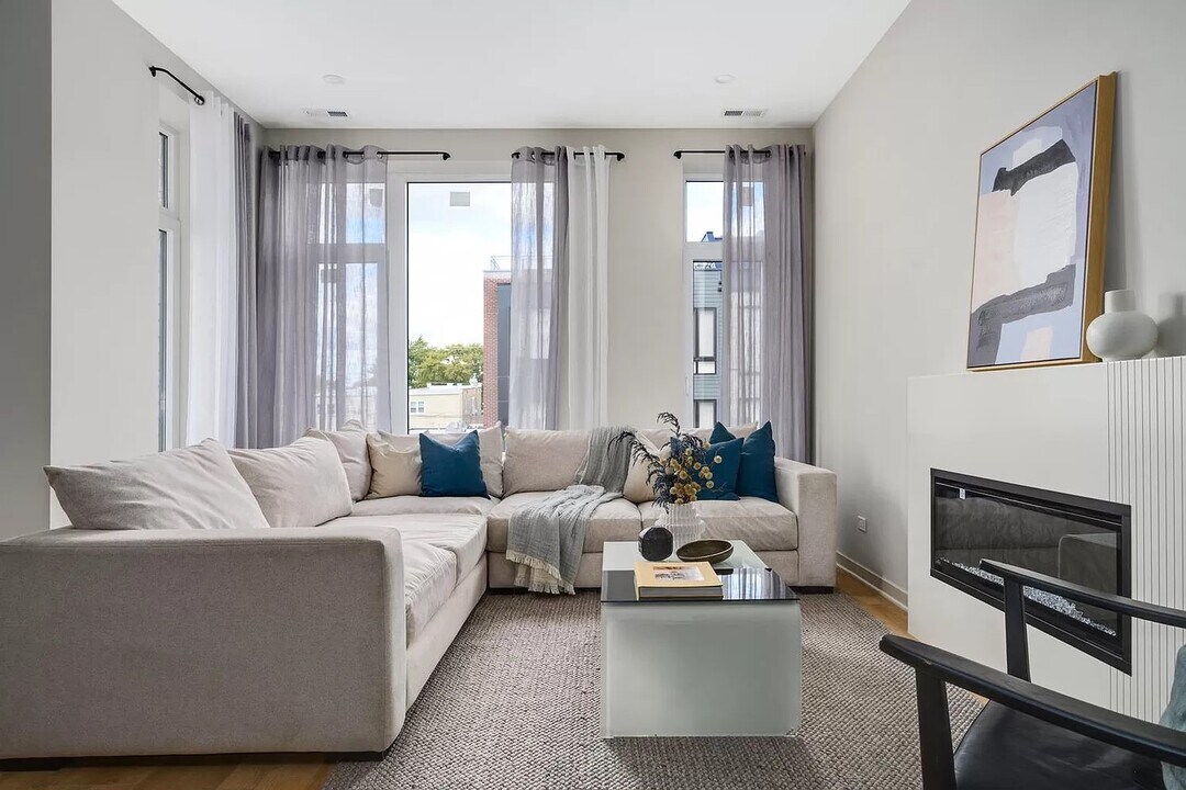 4177 W Belmont Ave-Unit -305 in Chicago, IL - Building Photo