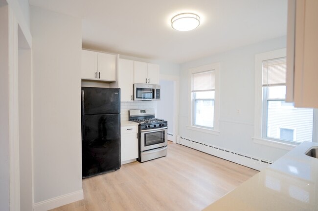 27 Bennett St in Bridgeport, CT - Building Photo - Building Photo
