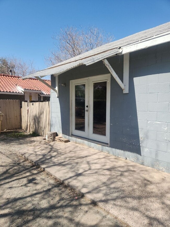 property at 6414 N 65th Dr