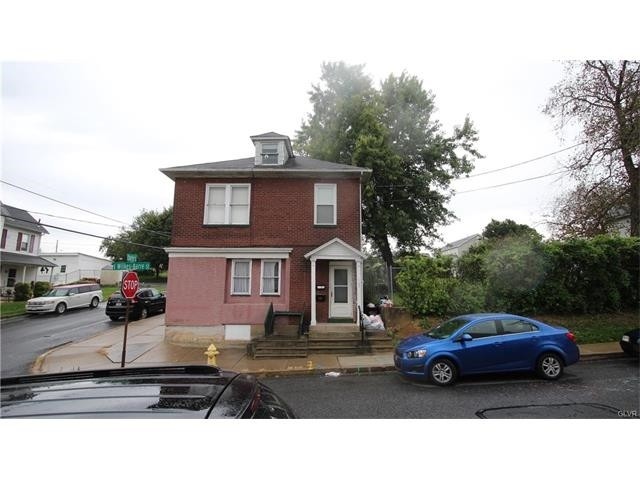 185 E Wilkes Barre St in Easton, PA - Building Photo